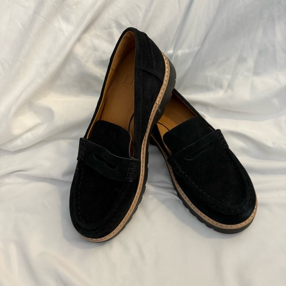 NWOT L'Amour Des Pieds Yolandi Black Kidsuede Penny Loafer